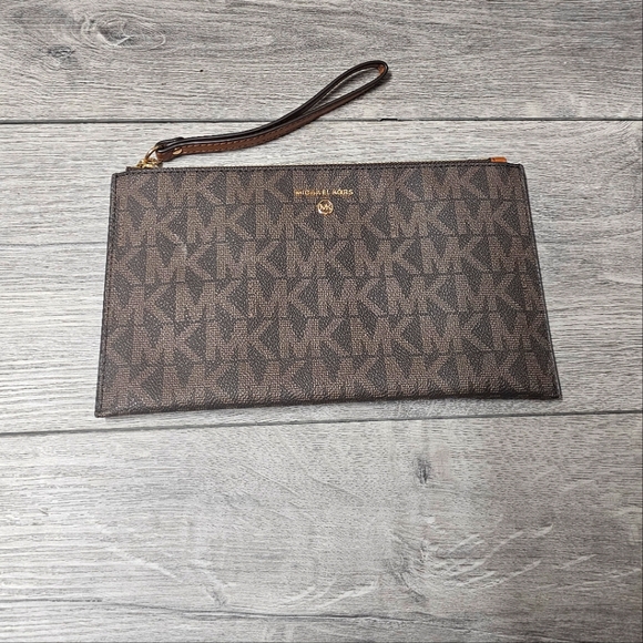 Michael Kors Large Signature Logo Brown Clutch Bag Wallet Wristlet - Picture 5 of 8